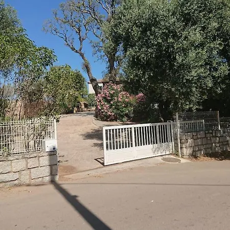 Semesterbostad A 200m Du Centre De Vecchio. Porto-Vecchio (Corsica)