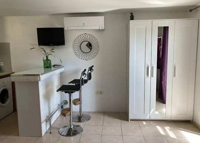 A 5 Minutes A Pied Du Centre De Vecchio Nyaraló